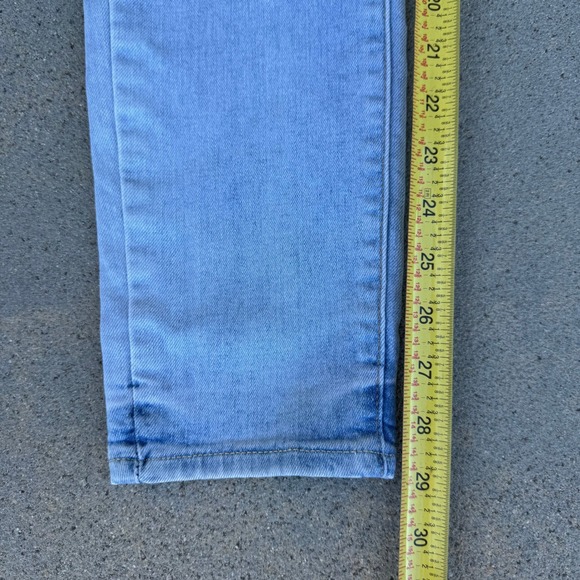 Levi's 721 High Rise Skinny Jeans Women 33 Light Wash Blue Denim - Picture 3 of 8